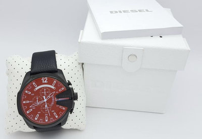 DIESEL Mega Chief 偏光變色錶盤 黑色真皮革錶帶 石英 三眼計時 男士手錶 DZ4323