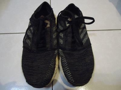 adidas 黑灰色慢跑鞋,US:6.5/CHN:235,鞋內長:23.6cm,少穿極新,清倉大特價.