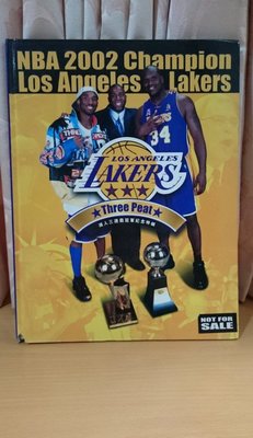 絕版收藏品 NBA 湖人隊三連霸記念特輯雜誌 (shaq kobe)