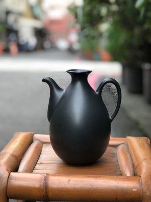 陶作坊弧型花瓶酒壺
