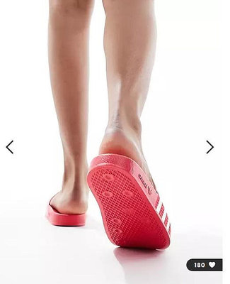 嫻嫻屋) 英國ASOS-adidas Originals  Adilette 紅色拖鞋 預購款AC24