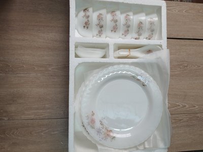 台灣裕元玻璃 精緻白玉微波爐餐具 牛奶玻璃 餐具組