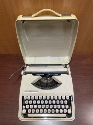 愛馬仕HERMÈS BABY 打字機 愛馬仕早期打字機 愛馬仕傳統打字機 懷舊打字機 珍藏 擺飾 零件 古董 二手打字機