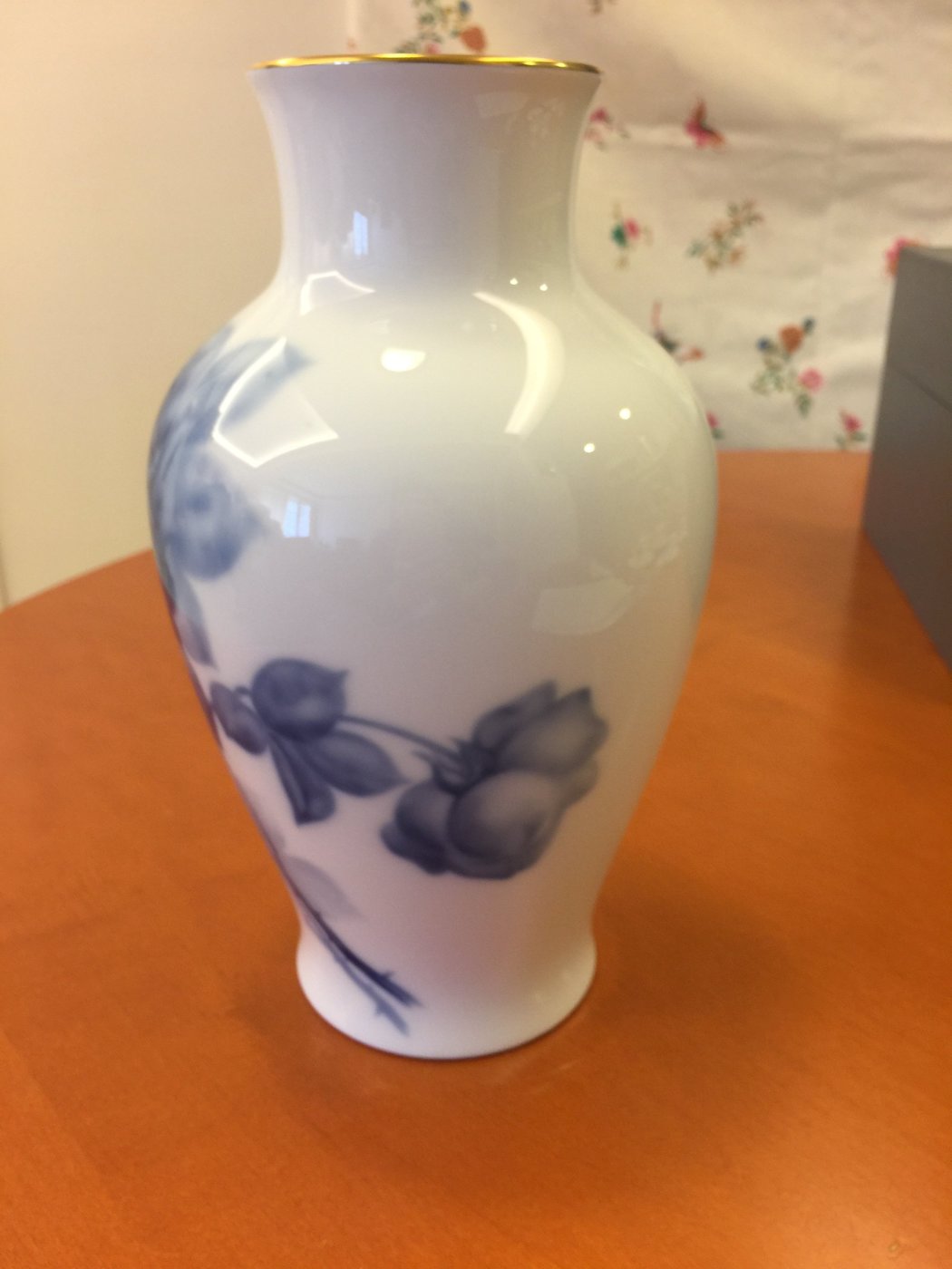 日本製OKURA 大倉陶園藍玫瑰花瓶（特價品） | Yahoo奇摩拍賣