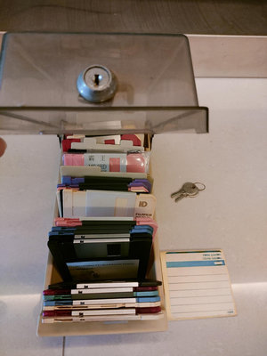 3.5吋 二手磁碟片（34入）+收納盒(50片裝) 1.44MB 軟碟片收納盒 (鎖頭有鑰匙) 磁碟片盒 磁片整理盒 電腦 A槽