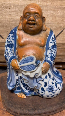 日本回流江戶時期青花布袋和尚，青花彌勒佛置物，器型端正規整，