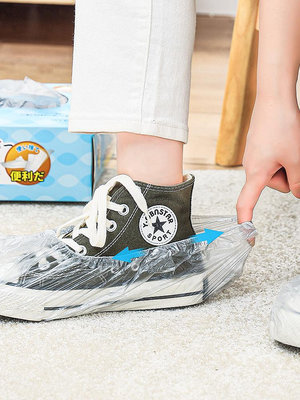日本一次性鞋套家用室內待客防水防滑加厚耐磨防塵透明塑料腳套用