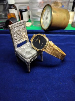 浪琴女錶 Longines L.960 石英機芯，全原裝，九成新，錶殼尺寸 26 x 22.5 mm, 1983年出廠