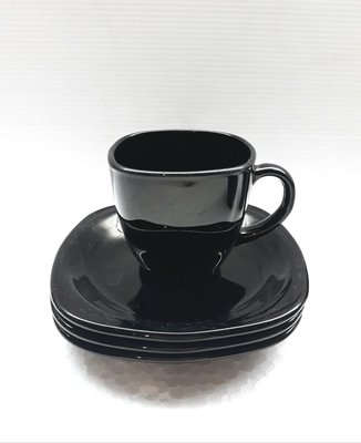 法國製Arcoroc 濃縮咖啡杯組，每組(含1杯+1盤)450元。