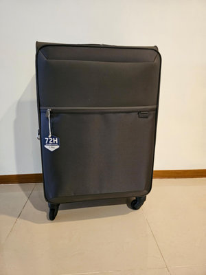 Samsonite 全新32吋行李箱。