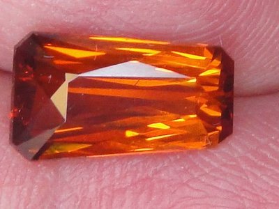 4.07CT天然無燒VVS梯形橘色錳鋁石榴石(芬達石/荷蘭石)-spessartite