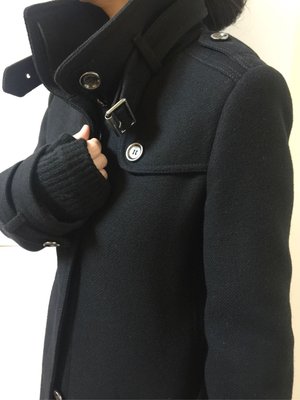 BURBERRY黑色毛料中長大衣、非常保暖尺寸40號～領子多樣變化～附同樣質料腰帶搭配～衣服狀況9.5成新以上～