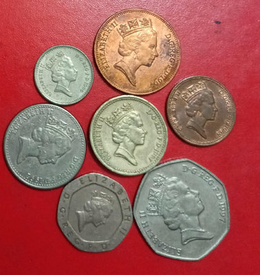 【二手】 外國硬幣，流通品英國中年版1便士-1英鎊硬幣七，保真包1029 紀念幣 硬幣 錢幣【經典錢幣】
