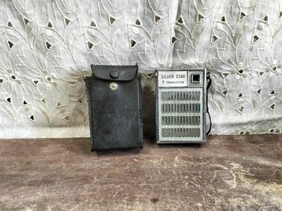 庄腳柑仔店~早期隨身型小台收音機~尺寸:10*6.5*3公分
