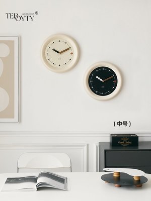 TEBOYTY免打孔鐘表掛鐘客廳新款奶油風藝術裝飾時鐘掛墻