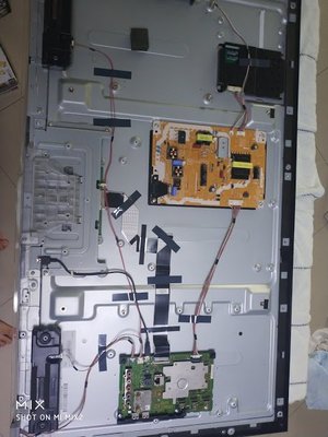 TH-L42E6W 零件機 面板故障外力破屏 售 電源板.邏輯板.高壓板.出售 其他的零件都是可以用的