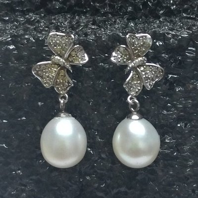 【蓁寶閣】S925銀天然銀白色珍珠蝴蝶造型耳釘式耳飾耳環(附材質鑒定證書)