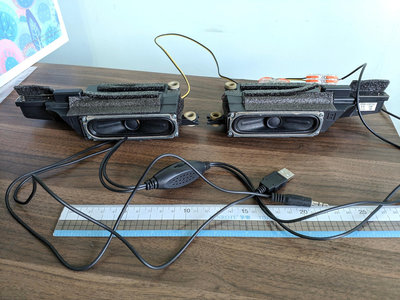 二手 小體積 音響被動喇叭一對 + USB供電 擴大機線一組 (整組功能類似主動式喇叭)