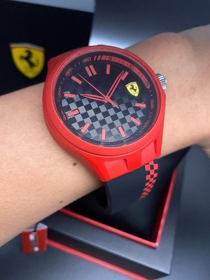 FERRARI法拉利男錶,編號FE00016,44mm紅色圓形塑膠錶殼,黑色簡約, 運動錶面,深黑色矽膠錶帶款