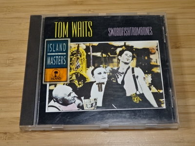 《啟元唱片》湯姆威茲 TOM WAITS 旗魚與喇叭 SWORD FISH TROMBONES 進口版,輕微細紋