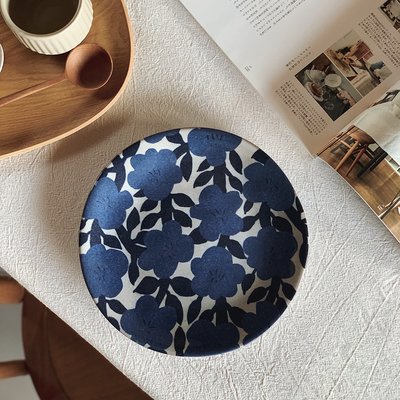 馬諦斯藍花朵陶瓷圓盤  陶瓷餐具 陶瓷圓盤 菜盤 家常料理盤 藍色花朵 甜點蛋糕盤【小雜貨】