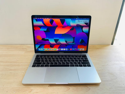 台中 2019年 MacBook Pro 13吋 i5 (2.4) 16G 512G 銀色 蘋果電腦 235次 沒有盒裝