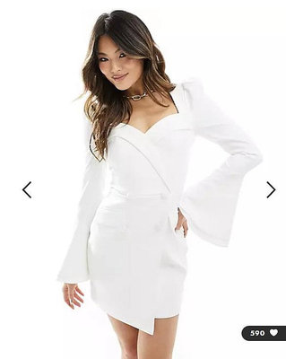 (嫻嫻屋) 英國ASOS-Lavish Alice時尚設計白色不對稱西裝喇叭袖洋裝禮服AE24