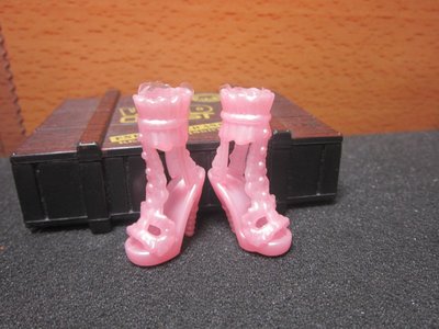 570J7V娃娃部門 珍珠粉紅色女用束腿型高跟鞋一雙