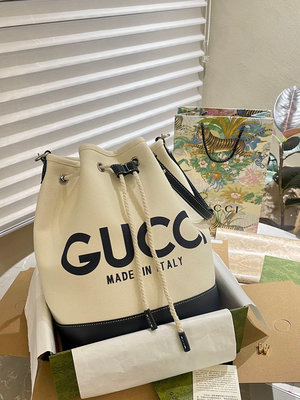 【二手包包】新年背新包~Gucci最新水桶包全新帆布系列~內里搭配時尚老花美拉德配色肩蒂為您的度假或日常增加NO135455