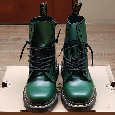 英國Dr.martens(女)馬汀鞋 馬靴高筒靴綠色硬皮經典1460八孔靴子九成新 只要2500元