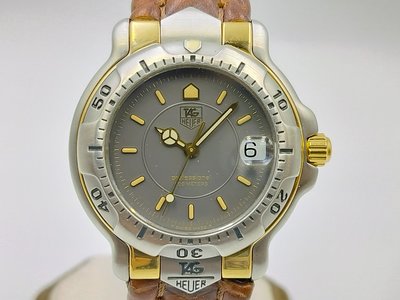 【發條盒子K0091】TAG HEUER 豪雅 灰面石英 鍍金/不銹鋼 日期顯示 經典皮帶錶款 WH1252