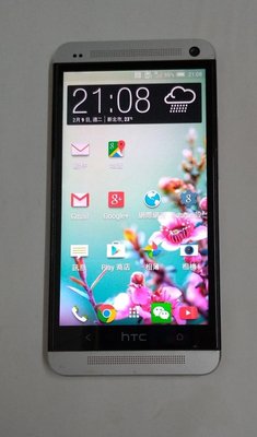 HTC One 801e5吋 銀色智慧型手機二手良品 外觀九成新(2G/32G ) Wi-Fi上網優質的替代手機使用功能正常已過原廠保固期