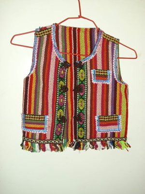 潮流帥衣 原住民風精美編織設計款迎賓造型背心服裝  4-8歲 女童 衣長37公分  寸字櫃Z