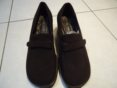 Rockport巴西製咖啡色布料休閒鞋,尺寸:6W,鞋內長:22.5cm,清倉大特價,內側有脫皮如圖