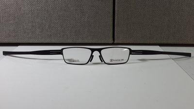 Rotation翻轉180眼鏡-薄鋼 無螺絲專利結構-A001。 贈-磁吸夾片太陽眼鏡一副