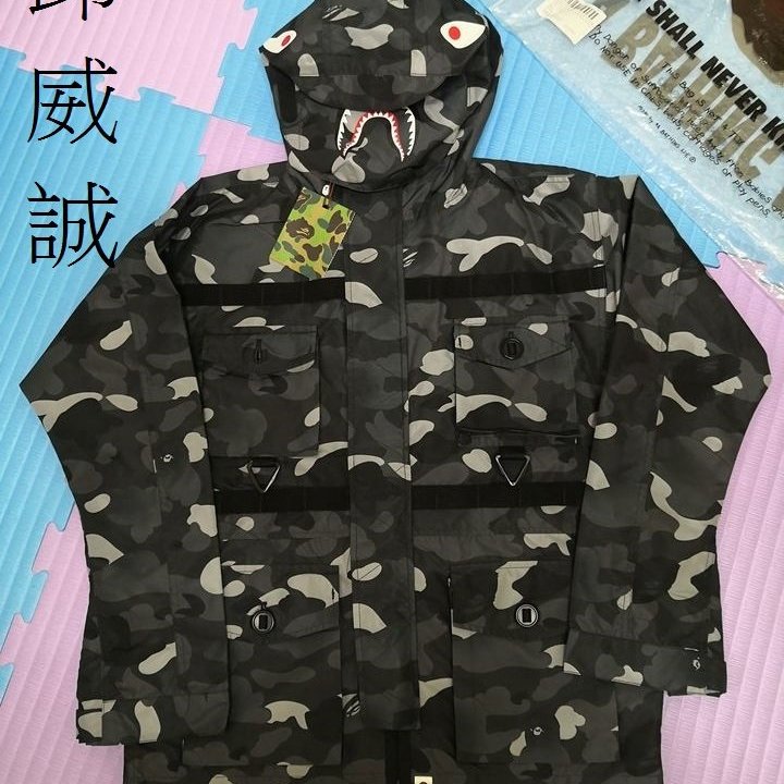 BAPE GRADATION CAMO SHARK MASK JACKET 鯊魚黑迷彩外套S