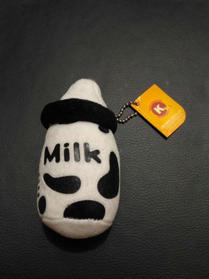 【0459】絨毛玩偶 娃娃 吊飾 牛奶瓶 黑白色 二手