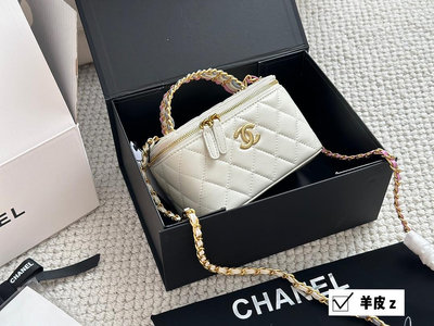 【二手包包】升級款  Chanel 手工坊手柄小盒子上身可可愛愛金新款小黑子多了手柄設計，實物看還是非常精致NO75182