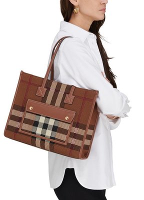 【折扣預購】22春夏正品BURBERRY SMALL FREYA tote Bag 咖啡色格紋 肩背包 手提包