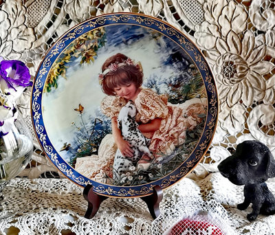 美國藝術家  andra Kuck 的兒童藝術裝飾盤、蕾絲裙小