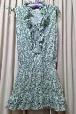 ?降價?新的洗過未穿【bread n butter】--綠色小花薄款無袖長版上衣背心裙(需內搭)(size：0)~售260元。