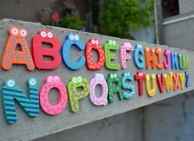 貝比童館   兒童早教字母冰箱貼卡通木製冰箱貼26英文字母早教磁貼玩具