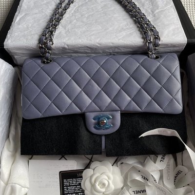 15開全配Chanel 紫色羊皮CF 25 銀扣鏈條包。差不多近新，未使用，配件如圖。