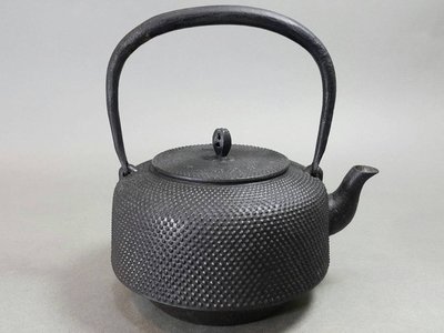 茶展優惠『華寶軒』 日本茶道具 昭和时期 南部鐵器御釜屋 霰紋老鐵壺 1400cc