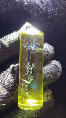 天然水晶黃水晶藍針圓柱吊墜 51*17mm 26.7克，實