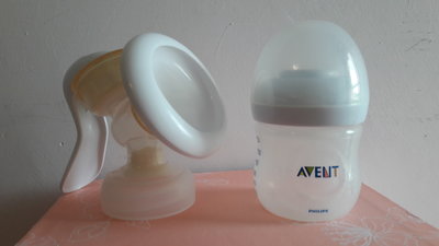 AVENT 輕乳感 單邊 手動 吸乳器 集乳器