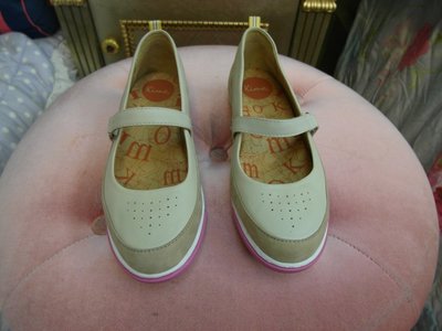 浪漫滿屋 KIMO運動風配色款戶外休閒鞋(K14SF053070)氣質米白
