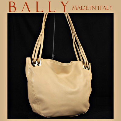 【桑園の】二手美包 ■ 義大利製 BALLY ■ 奶茶色 真皮 大B裝飾設計 HOBO型 肩揹包 T 5266