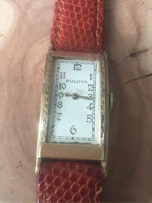 Bulova Long csase弧面古董機械錶