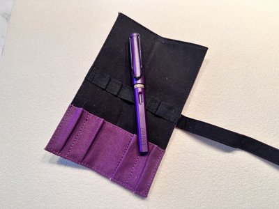 【德國LAMY】全新LAMY Safari狩獵者鋼筆/霧紫色、F尖，附原廠同色專屬筆袋、1支卡式墨水管與吸墨器，僅此乙組